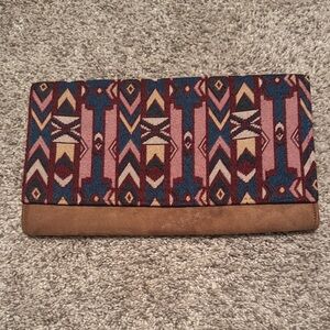 South Moon Under Geometric Pattern Clutch